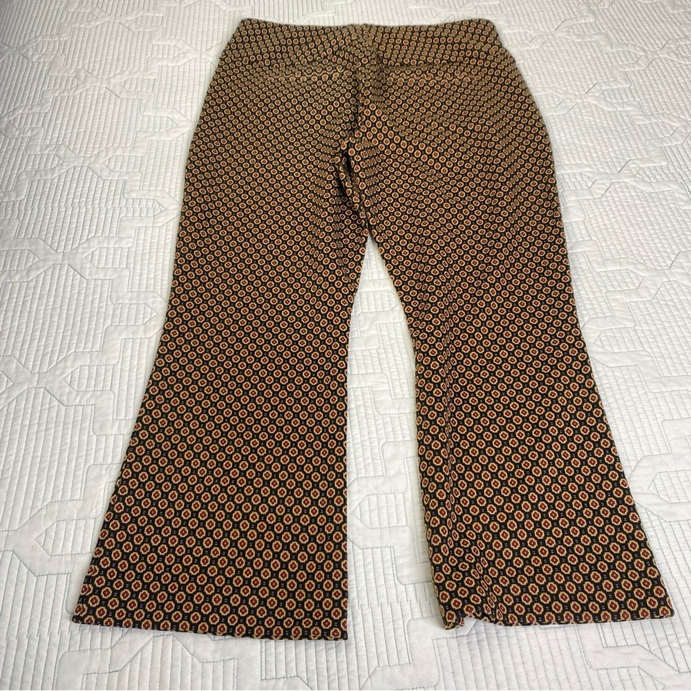 Cabi Dandy Kick Flare Crop High Rise Pants #4689 Size L Pull On Medallion Floral - Picture 7 of 14